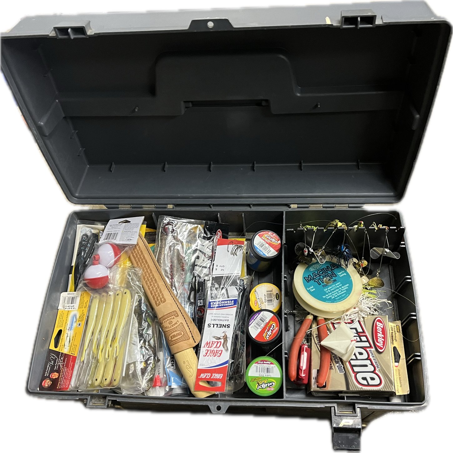 USFWS Fisheries on X: What's in your tackle box? 🎣 Is it all organized or  an, open the lid and toss it in, type box? Share a photo, if you dare. 😁