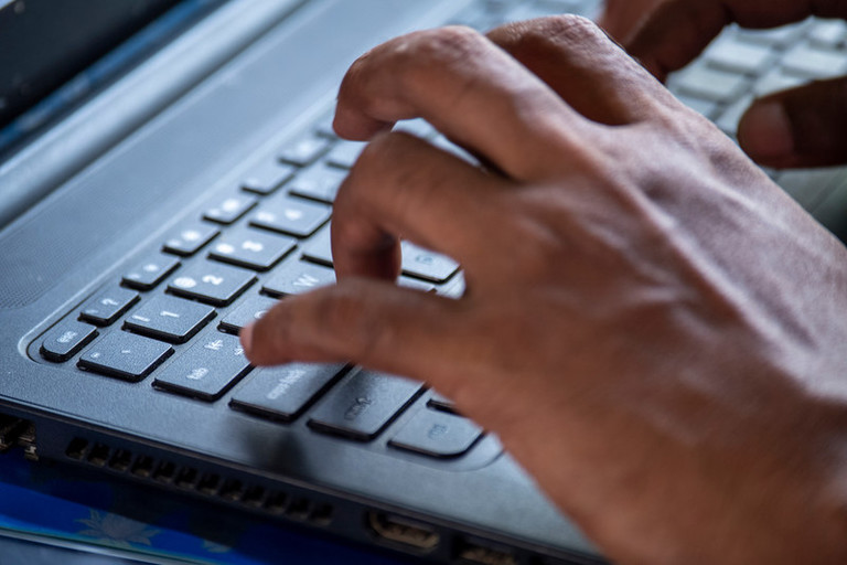 For weeks journalists in Novi Sad have faced death threats &amp; vicious abuse online

EU leaders should urge the Serbian authorities to investigate the persistent smear campaigns &amp; serious threats to journalists’ safety

Failure to act would put lives at risk
en.nuns.rs/serbia-escalat…