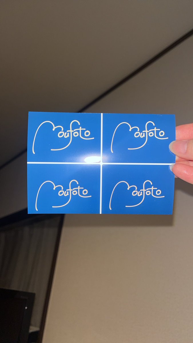 ステッカー第二弾🐧✍️
アイボリーの柔らかいイメージで。