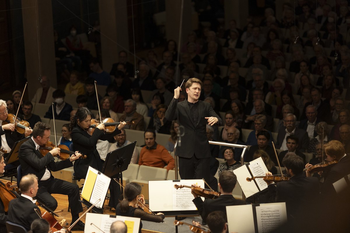 Earlier this month, @joshweilerstein jumped in to conduct the Bavarian Radio Symphony Orchestra in two concerts at the Herkulesaal in a thrilling performance of Stravinsky Violin Concerto with Vilde Frang and Shostakovich Symphony No.5.