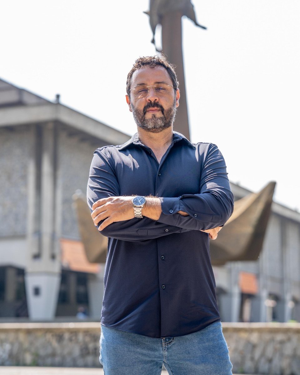 La Multiversidad para Antioquia <a href="/UdeA/">Universidad de Antioquia</a> la construimos articulados y Unidos:  

1. Con el sector productivo.
2. Con el sector público.
3. Con los estamentos.
4. Con aliados internacionales. 
5. Con las comunidades. 

<a href="/wilmarmejia/">WilmarMejía</a> <a href="/ossa799/">MarcosOssa</a> <a href="/JaimeResC/">JaimeRestrepoCuartas</a> <a href="/AndresJRendonC/">Andrés Julián</a> <a href="/AuroraVergaraF1/">Aurora Vergara-Figueroa, Ph.D</a>