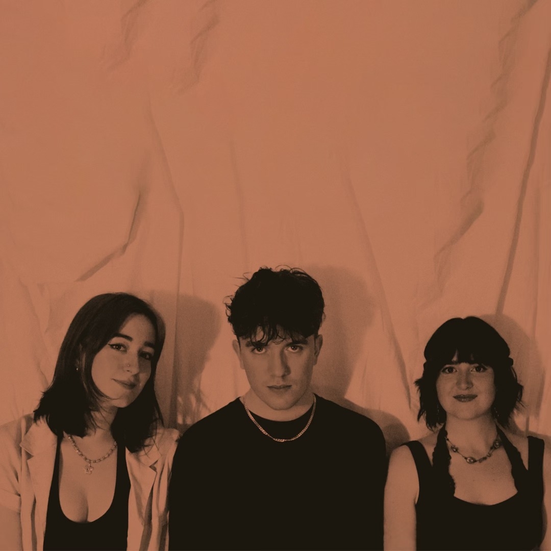 TOMORROW'S @thecluny ² SHOW TIMES

19:30 <a href="/TheDoors/">The Doors</a>
19:50 <a href="/thesamphires/">thesamphires</a> 
20:40 Sarah Johnsone
21:40 @scoutgillett 
23:00 curfew

Last tickets on sale here:  seetickets.com/event/scout-gi…
Will cost more on the door otherwise.

We want you to have only The Best Time x