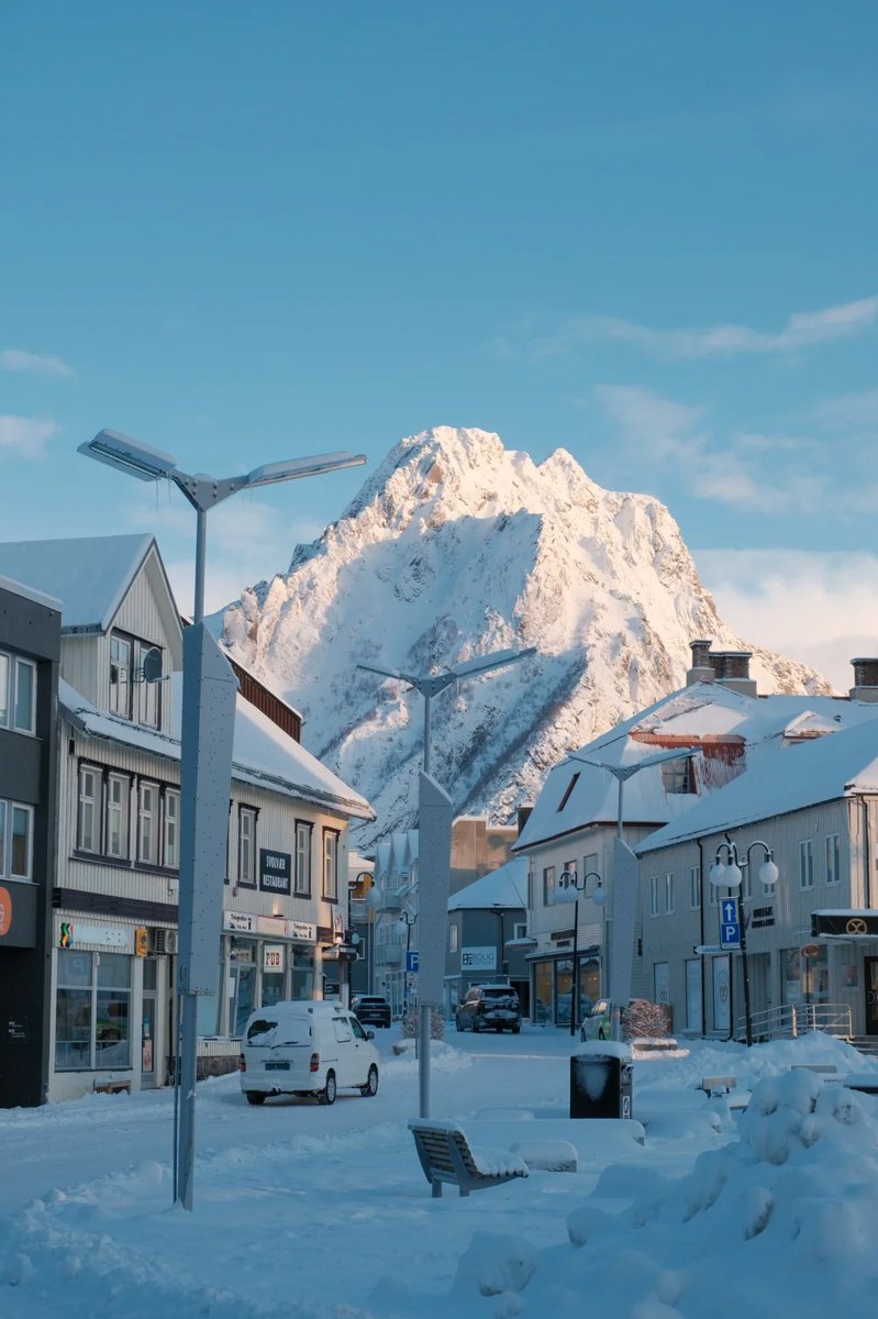 September628's tweet image. Travel has always been a luxury. Either use youth to replace consumption, or use money to resist hardship. But people can't resist the desire to go out for a walk. There are endless roads in this world, so walk more comfortably.