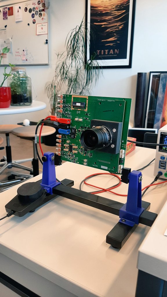 David_RodZX's tweet image. First full day of testing @EPFL_en's SwissSPAD2 single-photon avalanche diode camera. Plenty of hours of troubleshooting later, we are ready to spend the next few weeks seeing what #SPADs are capable of, with our aim set on their use for #robotics and #space.
