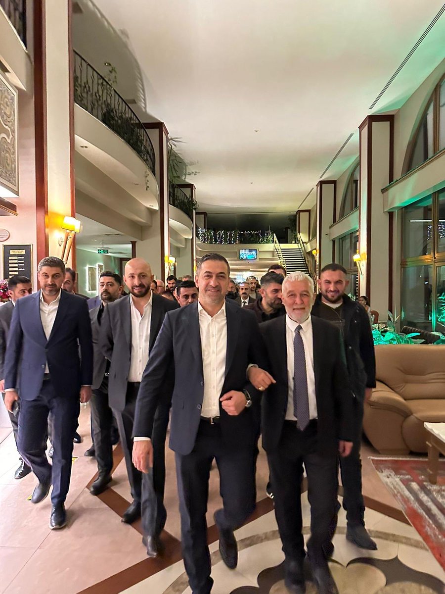 Asaletin, karakterin, şahsiyetin yeter..
Çözersen sen çözersin sorunlarımızı..
Sefer bizden, zafer Allah’tan..

VER YETKİYİ-GÖR ETKİYİ ELAZIĞ!