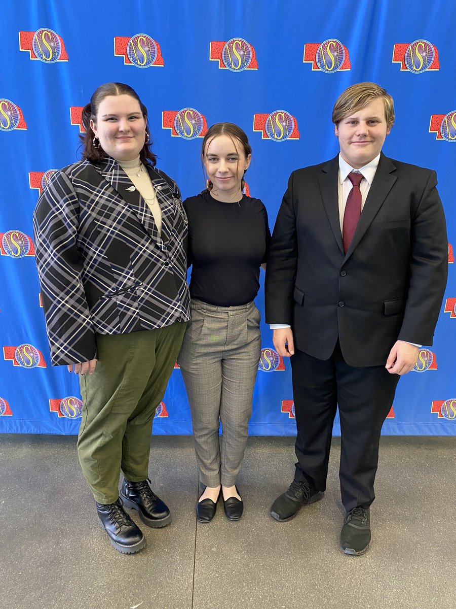 lvspeech's tweet photo. So incredibly proud of these three &amp; their showing at state speech!! 👏🏼🙌🏼 🏆 HUGE congratulations to Elizabeth finishing 3rd in poetry!!!🥉 

#lakeviewvikes #lakeviewspeech https://t.co/ywtImgdZSj
