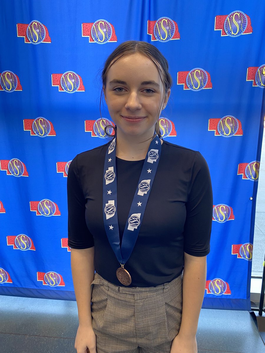 So incredibly proud of these three &amp; their showing at state speech!! 👏🏼🙌🏼 🏆 HUGE congratulations to Elizabeth finishing 3rd in poetry!!!🥉 

#lakeviewvikes #lakeviewspeech