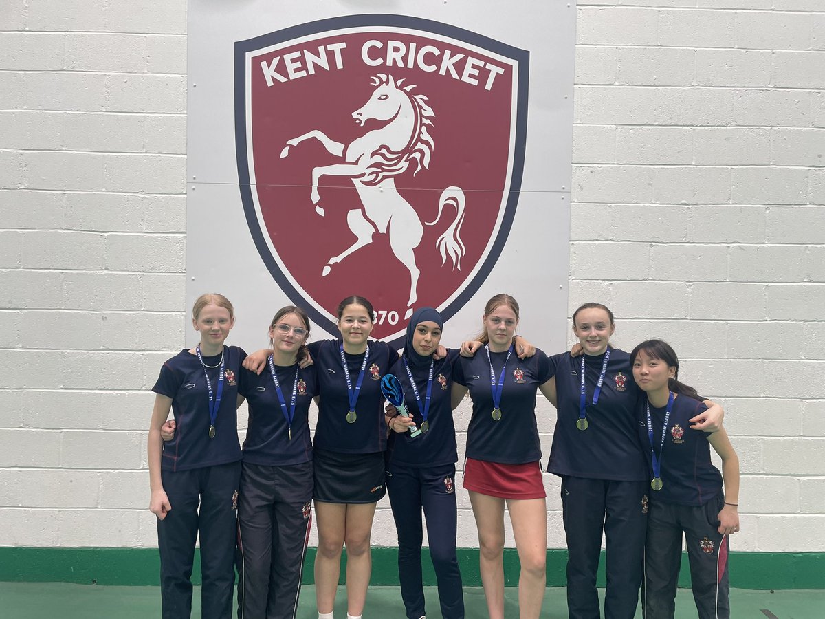 U15 girls are Indoor 8’s Kent Champions 🏆 nail biting 1 run win in the final against <a href="/Sevenoaks_Sport/">Sevenoaks_Sport</a>