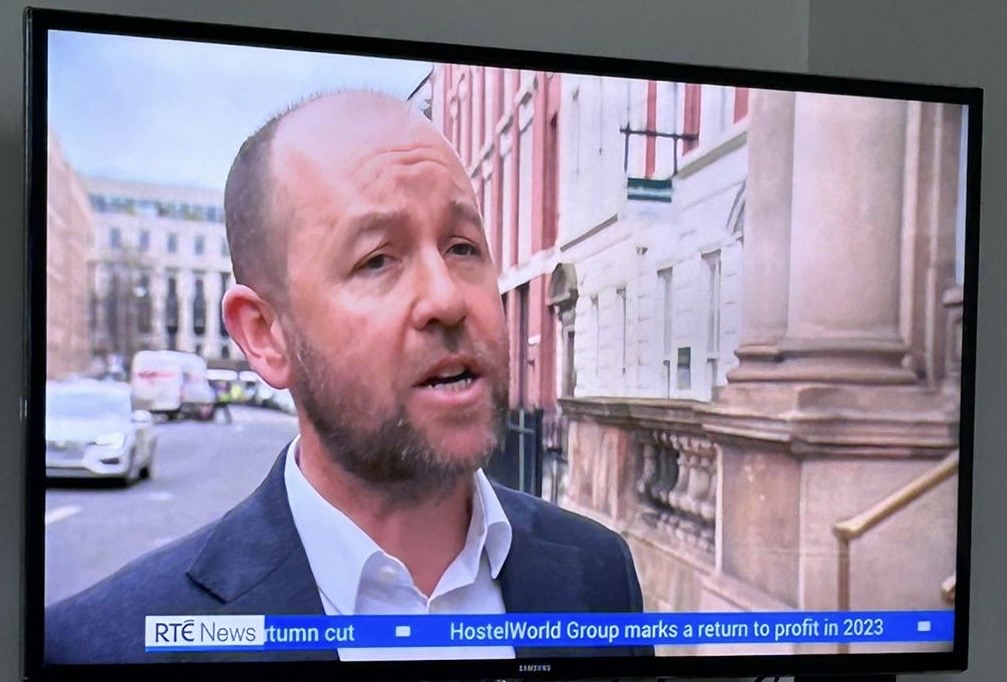 Our CEO @EoghanOMW interviewed on @rtenews at the launch of key ITIC report which estimates that tourism & hospitality industry will be hit with additional €1.4 billion payroll costs by 2026 as a result of Government policy. ❗️Full report is available on itic.ie