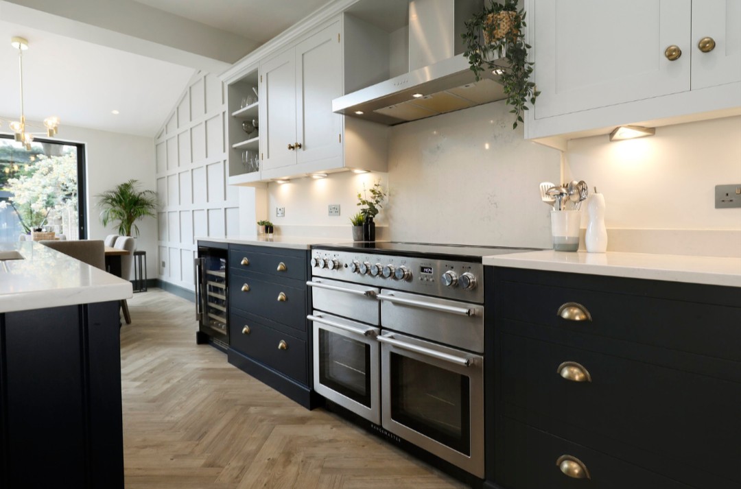 Embracing natural light and a minimalist aesthetic.

#kitchendesign #interiordesign #kitchendecor #interiorinspiration #interiorinspo