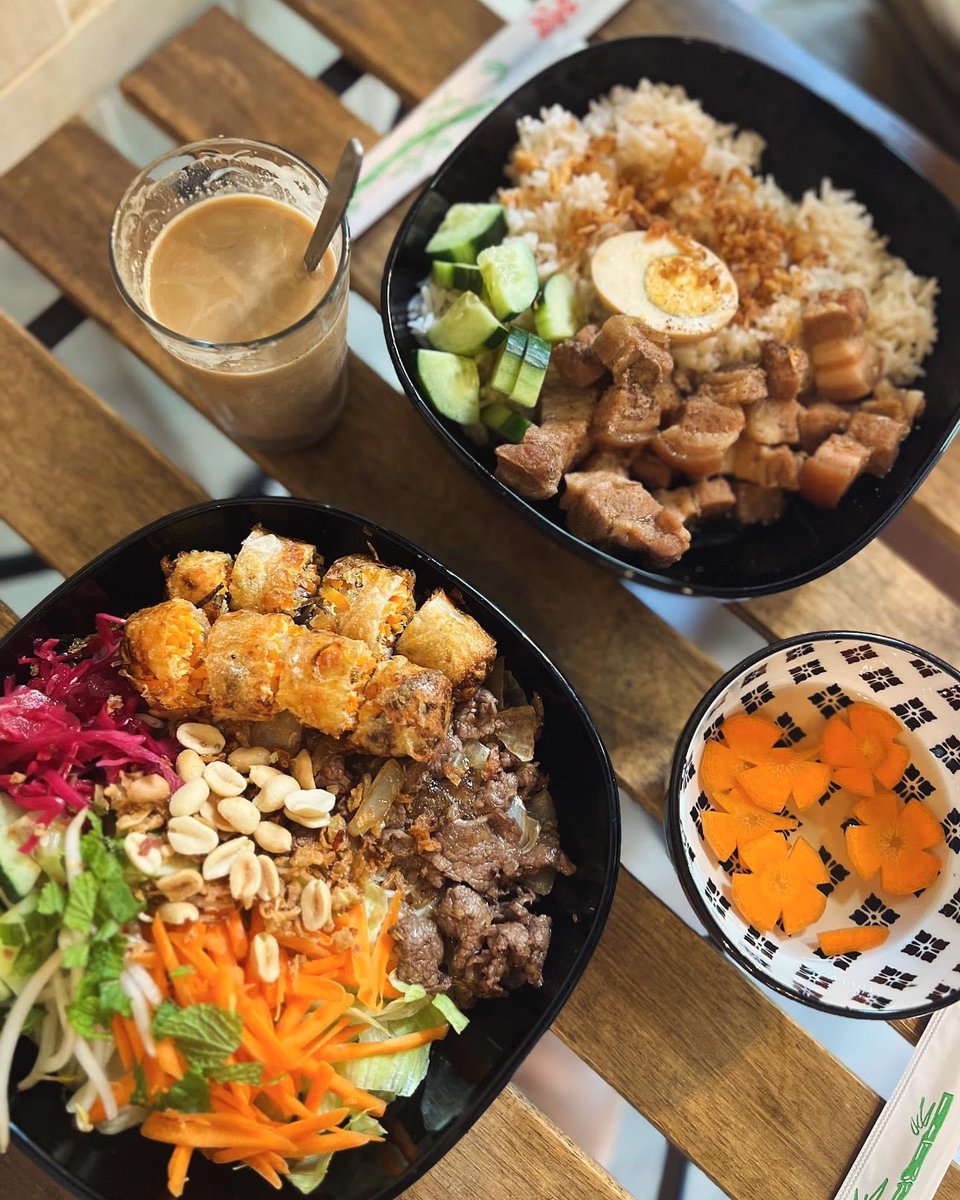 wahaliv_LR's tweet photo. 🔆🍲🥢 Envie d'un BÒ BÚN 🥰
🛵 Livraison jusqu’à 15kms
📲En direct sur l’application @wahaliv_LR
Ou https://t.co/qtB7wHMa7Y
Le Palais de Chine
#bobun #larochelle #asiafood #healthyfood #ruedesmerciers https://t.co/vuu89jIn58