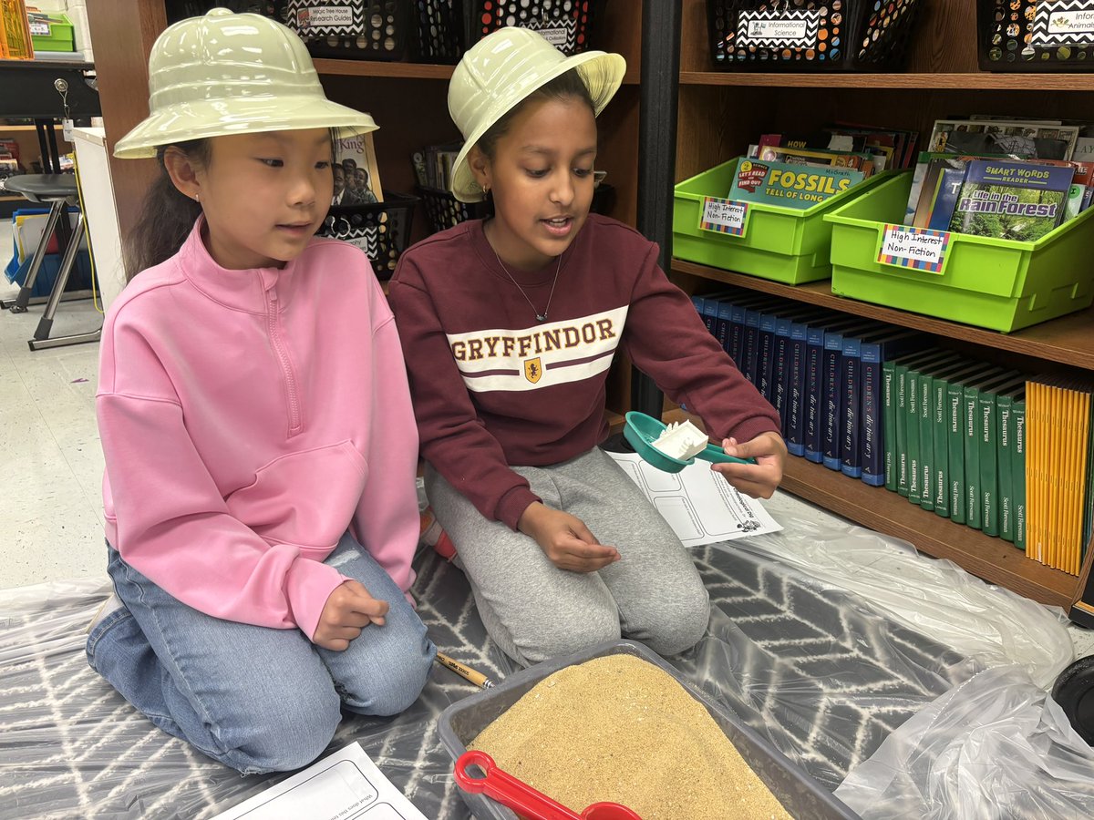 jillbuss2014's tweet photo. 3rd grade archaeologists finding 3D printed artifacts from Ancient Mali. @MrsHaynie @csforlcps https://t.co/4OdAEeJmOw