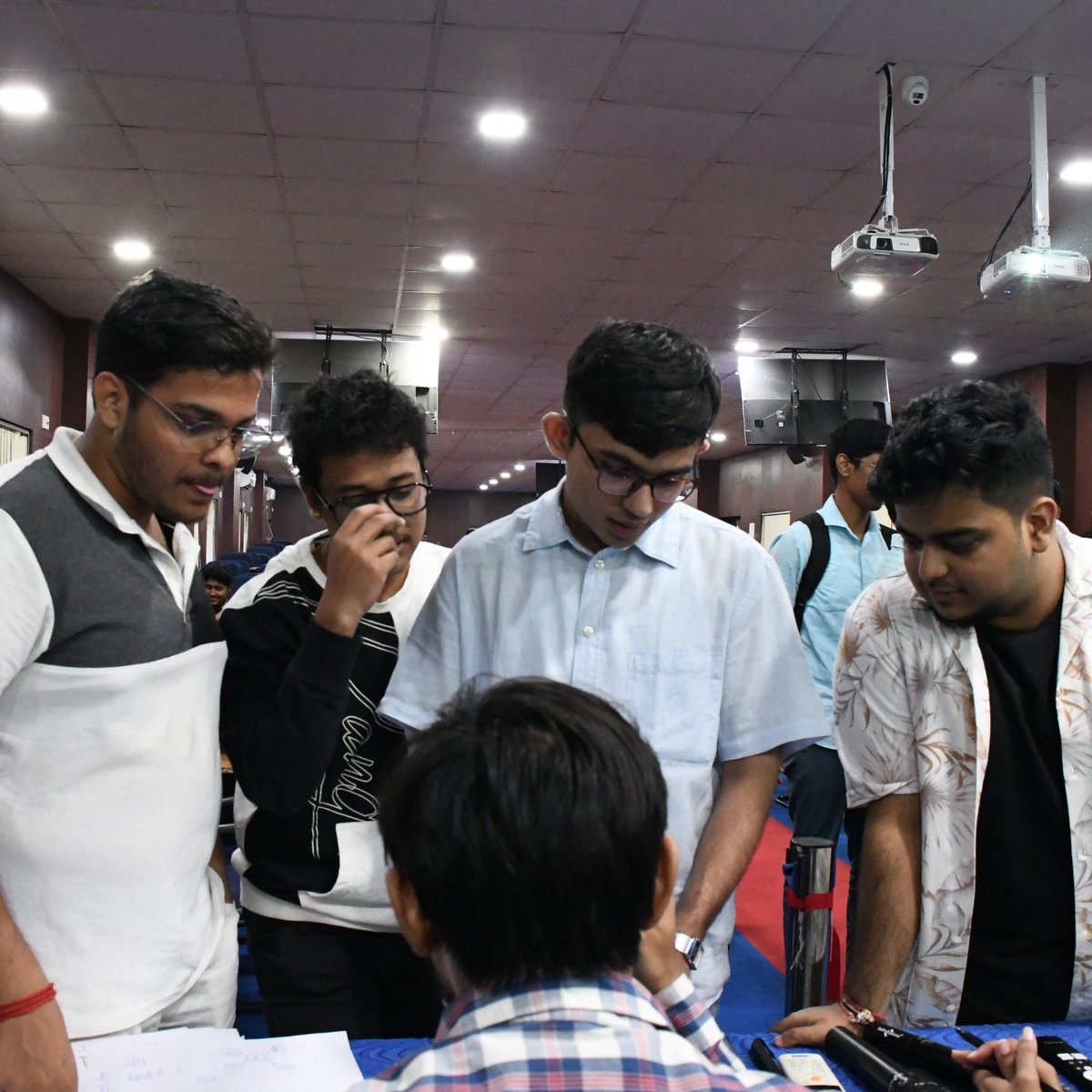 dsuemk's tweet photo. The Design Society of UEM Kolkata soared high during its inauguration and "Design DeBrief" event on March 17, 2024, at UEM Kolkata Campus.🚀

A thread🧵 https://t.co/GoR7BSJcZ4