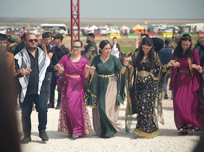 #CoalitionForces and #SyrianDemocraticForces celebrate Newroz with the local poplation. Members shared food, music, and participated in traditional dances to symbolize the new year and arrival of spring. Ji malbata me bu malbata te, newroz pîroz be! #PartnerofChoice #الشريكالمفضل