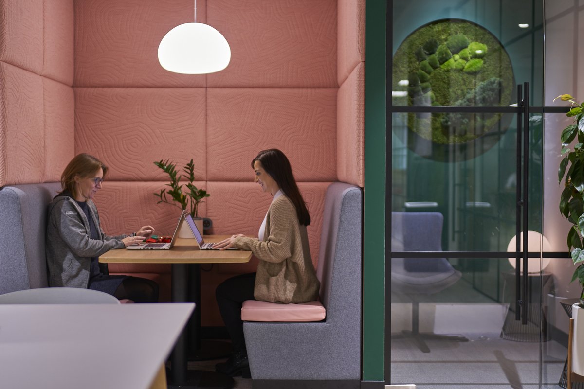 Choose between comfy booths, breakout pods, big desks or meeting rooms 💻  One of the great things about coworking is the flexibility. #FlexibleWorkspace #Coworking