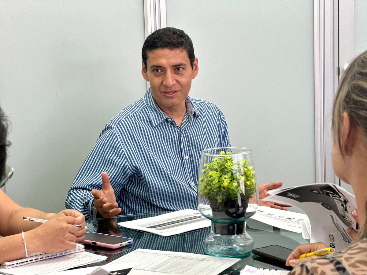 GobMeta's tweet photo. Estamos preparando junto al @DANE_Colombia y @CCVillavicencio lo que será la presentación del “Censo Económico  Nacional" para el departamento del Meta. Nos unimos a esta apuesta para obtener información actualizada sobre la dinámica económica en nuestros municipios. https://t.co/a1UOSMhZsz