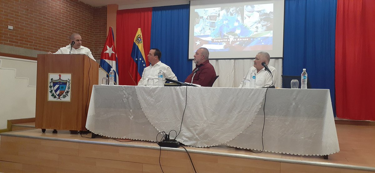Primer Ministro Manuel Marrero visita Venezuela, acompañado por Ministro Salud. Visitan  Embajada de Cuba, y  ÇSI Salvador Allende para compartir con  representación de las Misiones sociales y funcionarios de embacubaven.
#cubacooperaven 
#CubaViveYTrabaja 
#CubaNoEstaSola