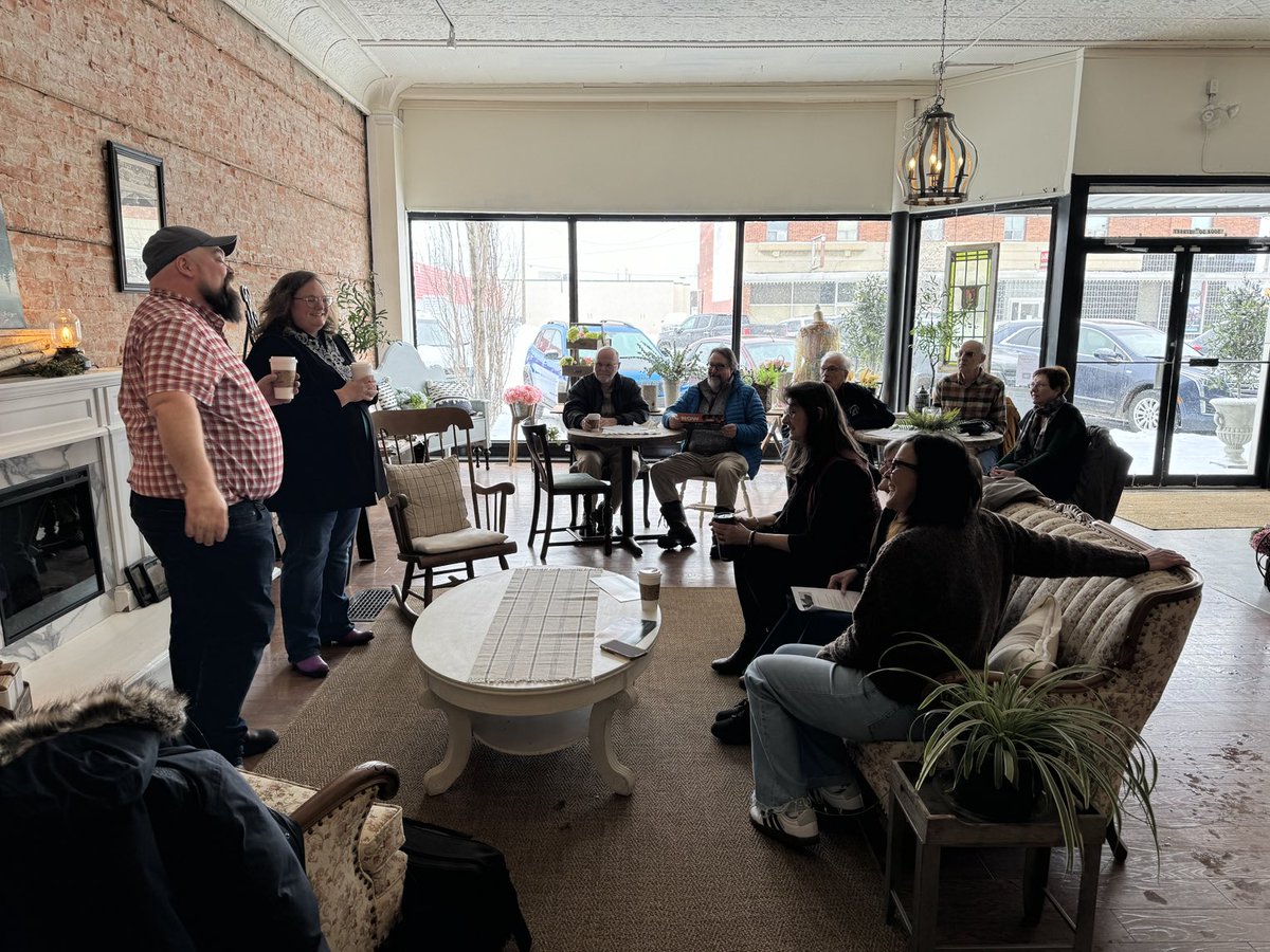 Great to grab a coffee with friends in Stettler! I love talking about health, climate and housing with members and future members right across Alberta.