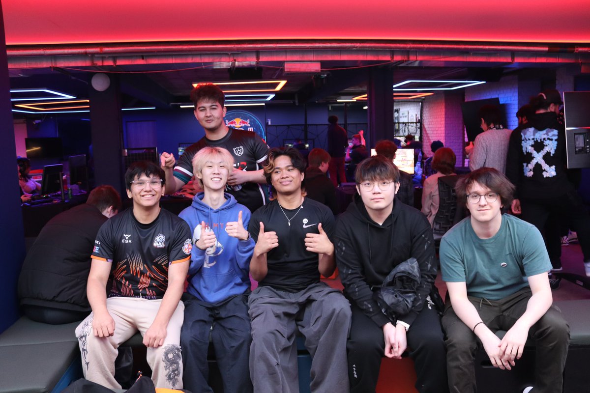 RHUL Esports (@rhul_esports) on Twitter photo AND THATS A WRAP 🌟
GGs <a href="/SurreyVGS/">Surrey Video Gaming</a> we’ll get them next year 🙏
Our Varsity 2024 photo folder is LIVE at drive.google.com/drive/folders/… with photos from our beloved <a href="/sanEUW/">san 🇨🇴</a> 💪
Thank you <a href="/RedBullUK/">Red Bull UK</a> for lending us your Gaming Sphere for our Varsity event, and hope to use it again soon 🫶 AND THATS A WRAP 🌟
GGs <a href="/SurreyVGS/">Surrey Video Gaming</a> we’ll get them next year 🙏
Our Varsity 2024 photo folder is LIVE at drive.google.com/drive/folders/… with photos from our beloved <a href="/sanEUW/">san 🇨🇴</a> 💪
Thank you <a href="/RedBullUK/">Red Bull UK</a> for lending us your Gaming Sphere for our Varsity event, and hope to use it again soon 🫶