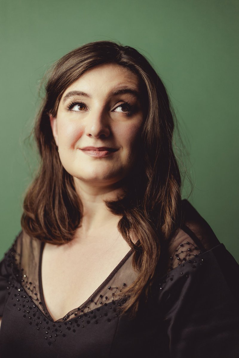 This evening @bethtaylormezzo sings the alto soloist part in #JohannSebastianBach’s #StMatthewPassion, at the New Auditorium, #RoyalConcertHall, #Glasgow, with the @DunedinConsort led by Sofi Jeannin. Toi, toi, toi! #BethTaylor #FischerArtists Photo by Olivia Da Costa