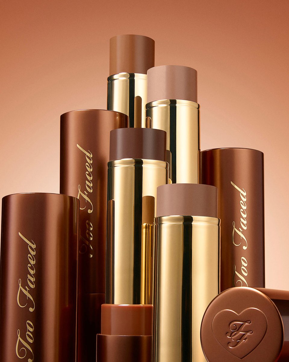 ✨ NEW ✨ Meet our Chocolate Soleil Melting Bronzing & Sculpting Sticks! 😍 A bronzing and sculpting stick that gives you natural-looking second-skin warm & dimension that smells as good as it looks! Shop here: toofaced.visitlink.me/hcfuWt ☀️💖 #toofaced #tfcrueltyfree #tfchocolate