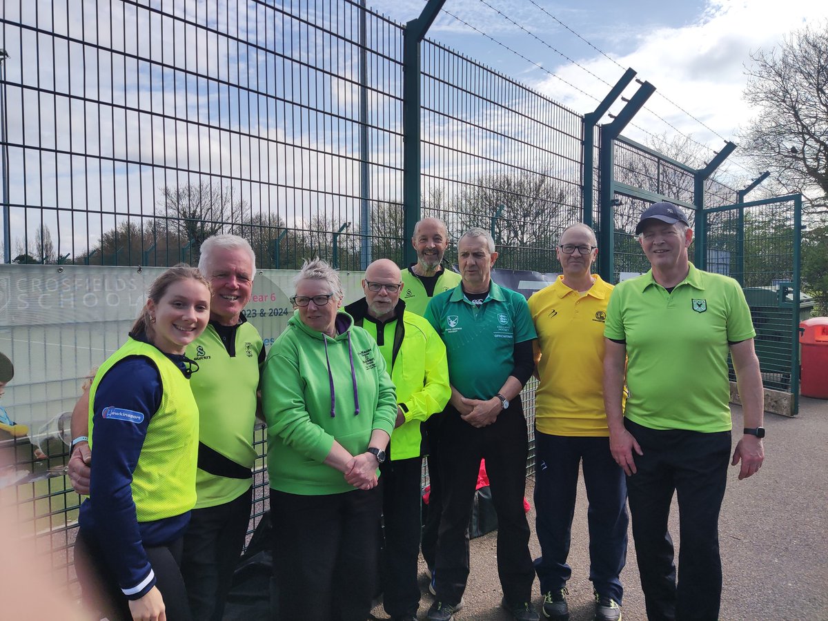 I've been lucky enough to be able to umpire at the South Central U13, U12 and U11 In2Hockey finals. This motley crew were today's 3rd team. Big thanks to everyone. @SCOfficiating <a href="/SouthCentralHo2/">South Central Hockey</a>