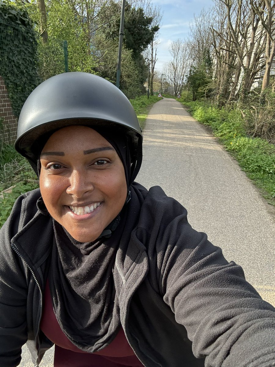 Sometimes I really don’t know where I get the energy from! 😂 Been working all day then went out for a long bike ride! 

Yes I’m fasting too… 🤔

Day 11.. Fasting and Cycling Challenge 
110km/500km

#loveexploring #lovecycling #Ramadan