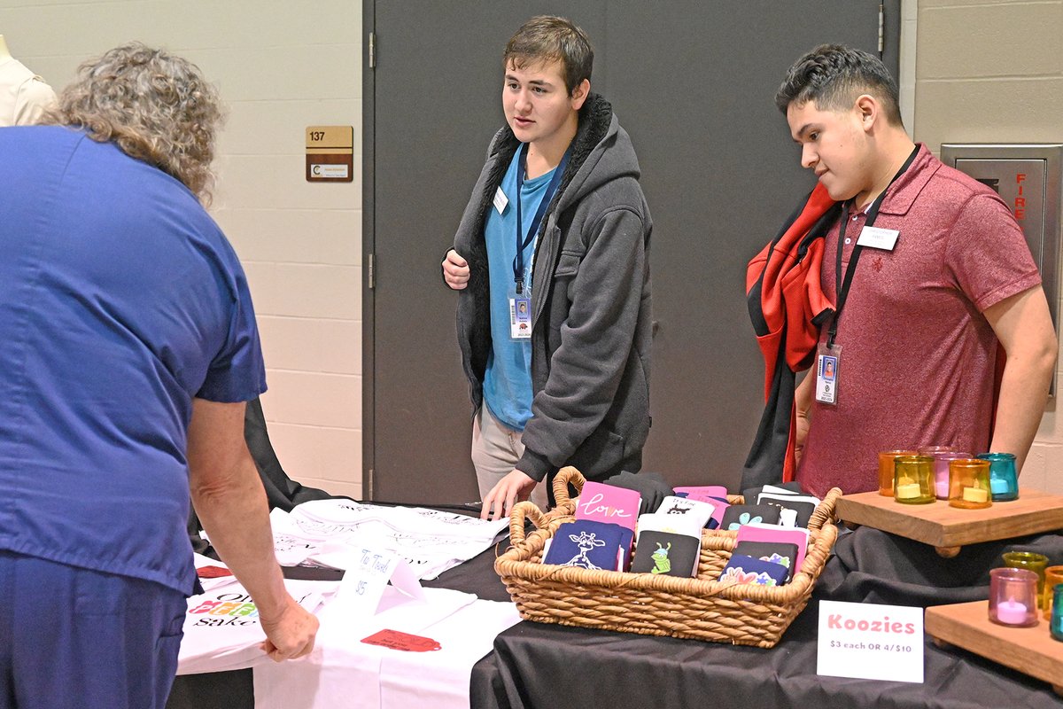 We posted photos from the @CarltonChargers Spring Craft Sale to our Facebook page: facebook.com/media/set/?van… #CFISDspirit 🎉