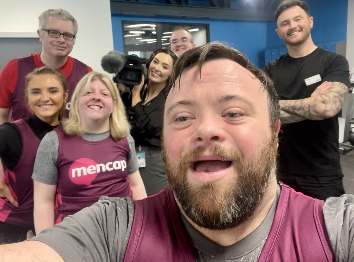 Best morning at @mencap_charity’s marathon training session. James is an Oscar winner, an athlete… 📸 and a snapper! @UTVNews