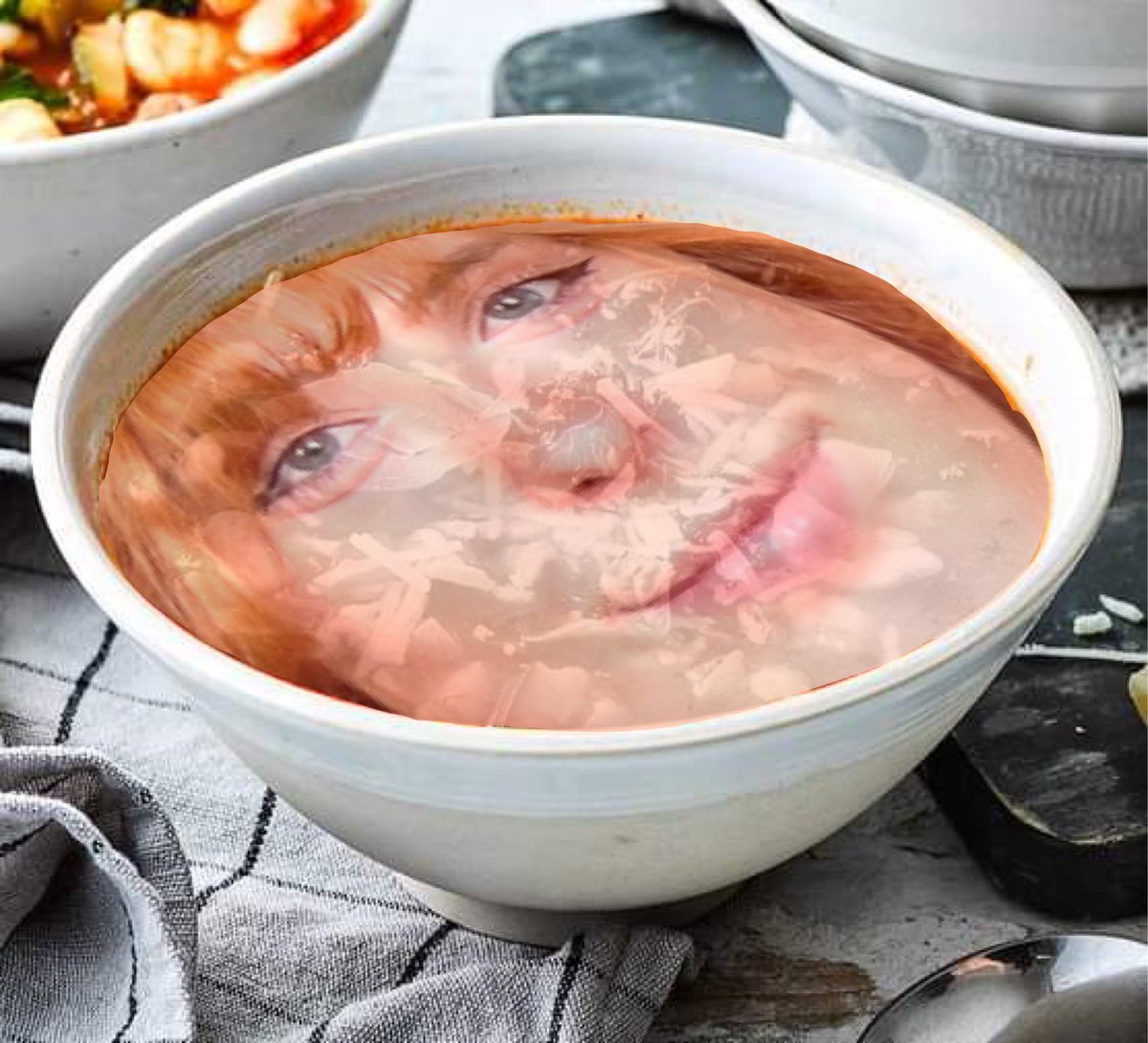 soupforeloise's tweet image. live on minecraft sos!!