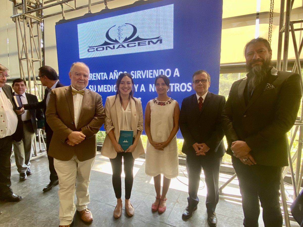 ColMedSantiago's tweet photo. ¡Hoy acompañamos a #Conacem a celebrar sus 40 años de historia!
Nuestra presidenta (s), Dra. @GiseViveros, participó en la conmemoración de aniversario de la Corporación Nacional Autónoma de Certificación de Especialidades Médicas 👏 https://t.co/RcTl0wRckR