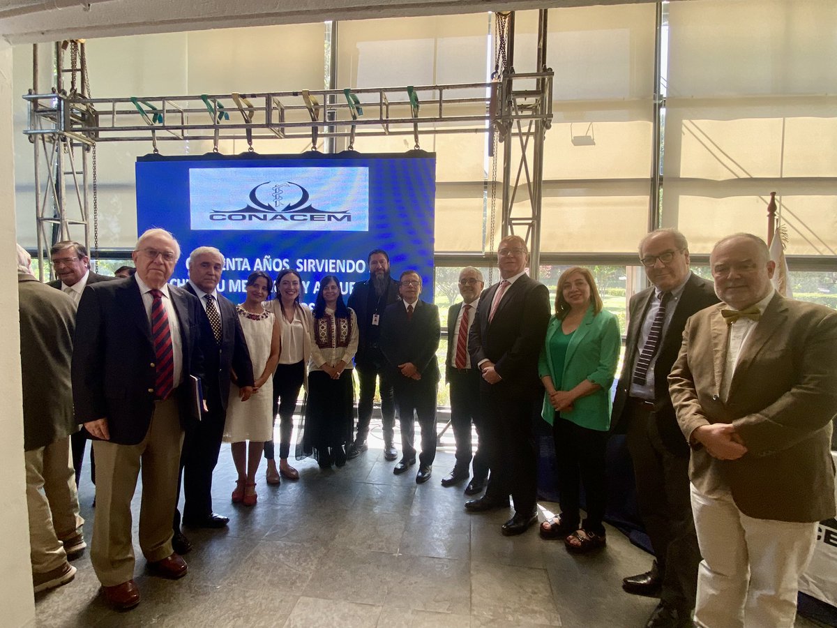 ColMedSantiago's tweet photo. ¡Hoy acompañamos a #Conacem a celebrar sus 40 años de historia!
Nuestra presidenta (s), Dra. @GiseViveros, participó en la conmemoración de aniversario de la Corporación Nacional Autónoma de Certificación de Especialidades Médicas 👏 https://t.co/RcTl0wRckR