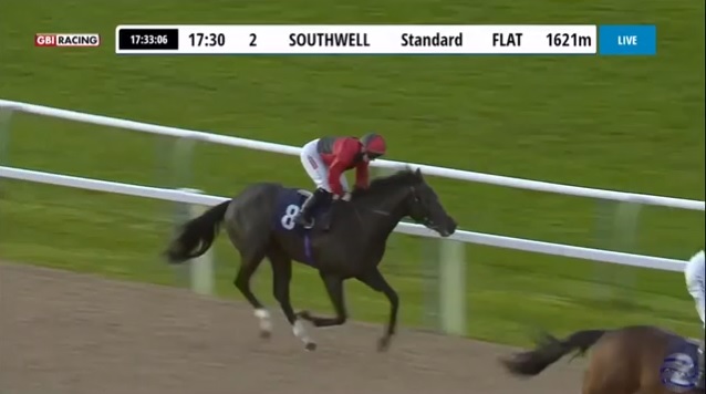 Invincible Aura gets off the mark under a perfect ride by Hollie Doyle @HollieDoyle1 in the Maiden Stakes at Southwell @Southwell_Races for trainer Marco Botti @MarcoBotti! Great ride Hollie! 🏇🥇💪 #winner #southwell #HorseRacing #Congratulations