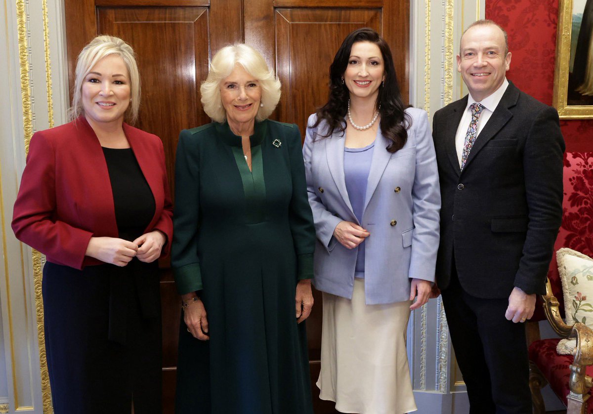An honour and a privilege to meet with Her Majesty The Queen during her visit to Northern Ireland. Pleased to do so also in the company of First Minister @moneillsf and Deputy First Minister @little_pengelly representing the @niexecutive.