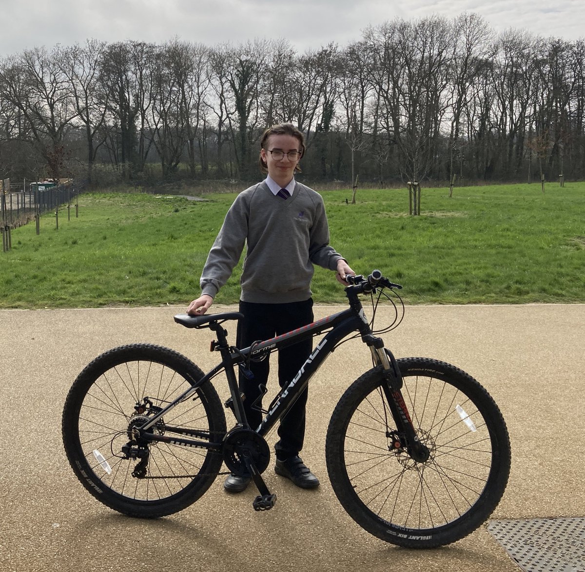 Bike It John (@sustransjohn) on Twitter photo Slight change of pace for Day 9 of #BigWalkandWheel helping this year 9 from <a href="/deerpark_school/">Deer Park School</a> get his #bike fixed so he can have a safer ride to school, big thanks to <a href="/rideridecouk/">rideride</a> for the quick turnaround @Sustrans <a href="/MyJourneyHants/">My Journey Hampshire</a> Slight change of pace for Day 9 of #BigWalkandWheel helping this year 9 from <a href="/deerpark_school/">Deer Park School</a> get his #bike fixed so he can have a safer ride to school, big thanks to <a href="/rideridecouk/">rideride</a> for the quick turnaround @Sustrans <a href="/MyJourneyHants/">My Journey Hampshire</a>