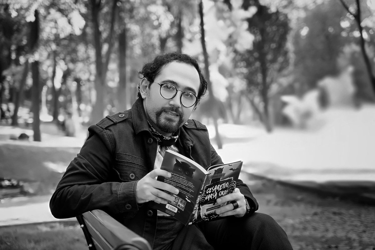 BURAK SOYER – "Zamanımızın en üretken polisiye yazarlarından Kayahan Demir, yeni kitabı Kayıp Sırlar Muhafızı’nda, Büyükada’da bir saat dükkânının patlatılması olayını araştıran Beyoğlu sokaklarının ağır zabiti ve hafiyesi Demirbey, onu yetiştiren Kadı Feyzullah Sami ve bilim