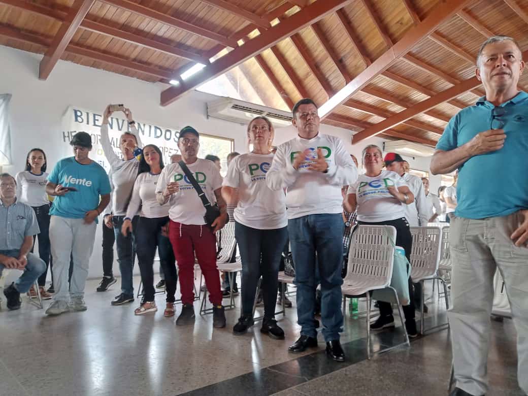 PCD_Merida's tweet image. Nuestro partido participo en una asamblea en el municipio Alberto Adriani dónde participo nuestro amigo y compañero Héctor Alonso López seguimos labrando el camino de la victoria en las elecciones del 28 de julio vamos hasta el final!!