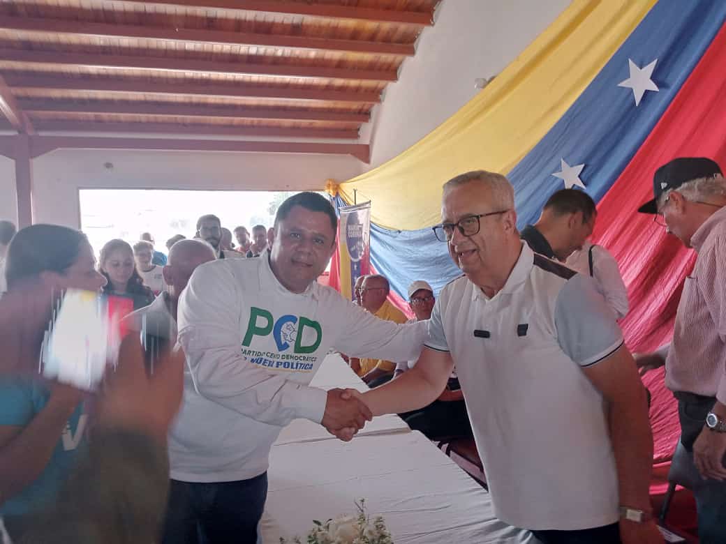 PCD_Merida's tweet image. Nuestro partido participo en una asamblea en el municipio Alberto Adriani dónde participo nuestro amigo y compañero Héctor Alonso López seguimos labrando el camino de la victoria en las elecciones del 28 de julio vamos hasta el final!!