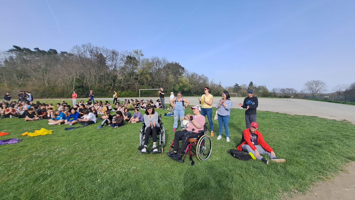 Hier, le collège Camille Claudel de Latresne clôturait sa semaine olympique par un moment de convivialité 🏃‍♂️ Merci à Lionel Faye, Président de la Communauté de communes des Portes de l'Entre-deux-Mers, pour son invitation