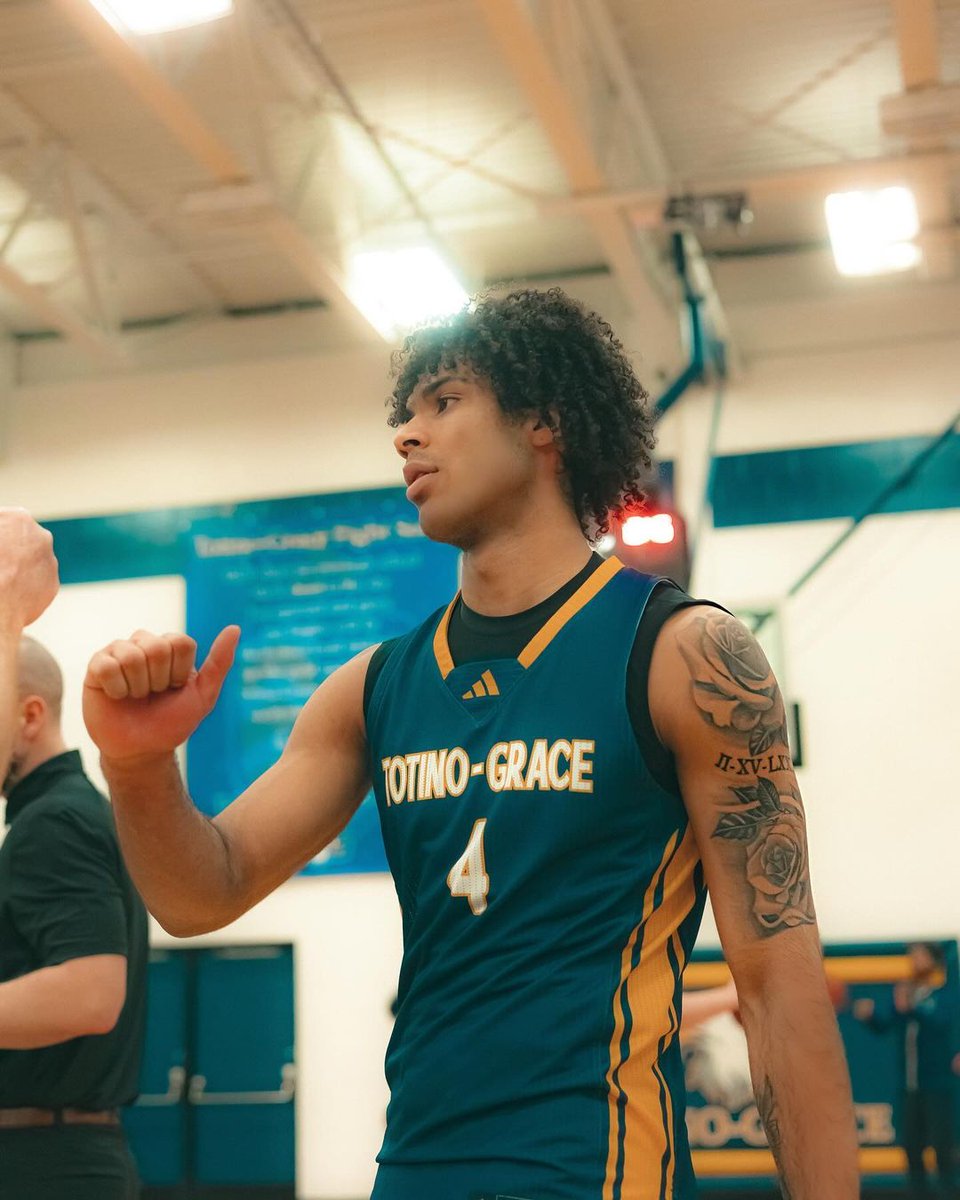 6'7 '24 Isaiah Johnson-Arigu is putting on show for @TGEaglesNest (MN) at #MSHSL Final Four, dropping 17pts,9reb,3blks in the first half. The #Miami #GoCanes recruit is do it all forward who has served as catalyst for offense, and is also exploiting mismatches with size/strength.