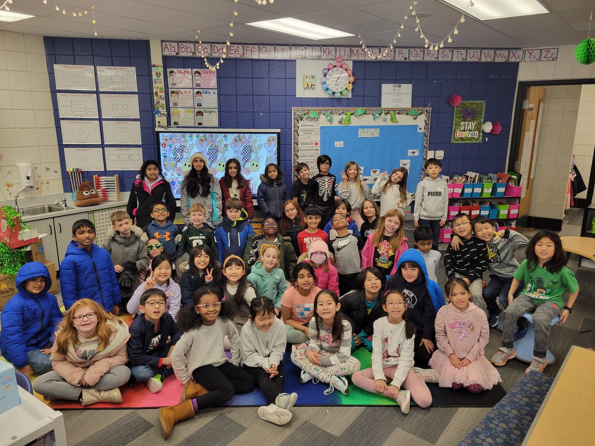 MsHattieNW's tweet image. We trekked over to Parkview this afternoon to share our writing about Novi Woods with @Musa2nd! Thank you for collaborating with us. 🙂 #NoviPride #NWLeads