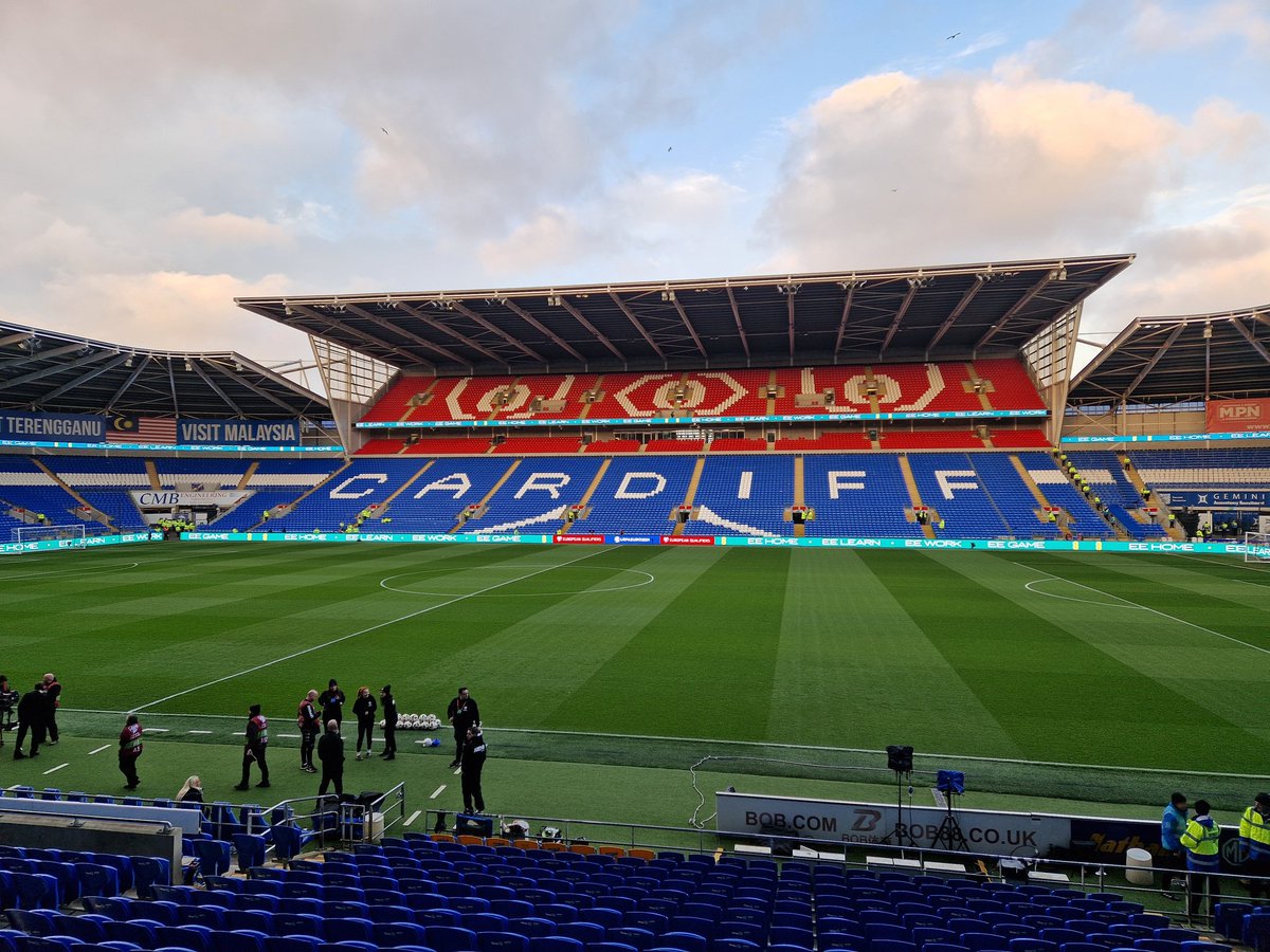 The scene is set for what is another big night in the history of Welsh football. ⚽️ We've build up and commentary of @Cymru v @Huuhkajat on @5liveSport from 7pm. 📻 Can Wales move a step closer to #Euro2024 ?🏆 #WALFIN