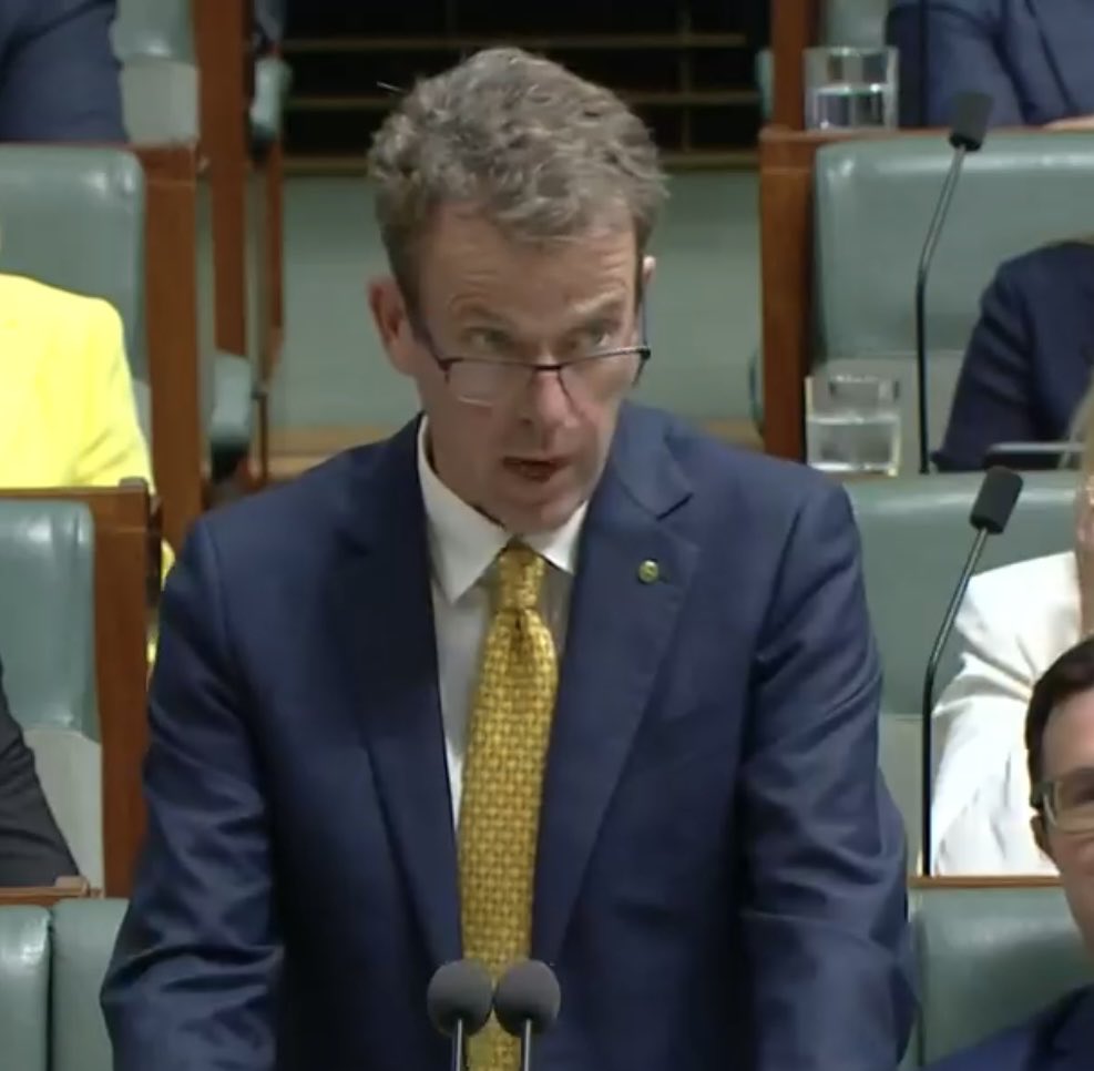 SaraJade_13's tweet photo. #Tehan looks down nose at PM raises a point of order as #MrSpeaker BL scratches face in frustration, inverted mouth, not happy, grabs tie false tie adjust, ups alpha, raises hand, stop. “We are not going to have people taking points of order because they don’t like the answer!” https://t.co/Ud234oPx5z
