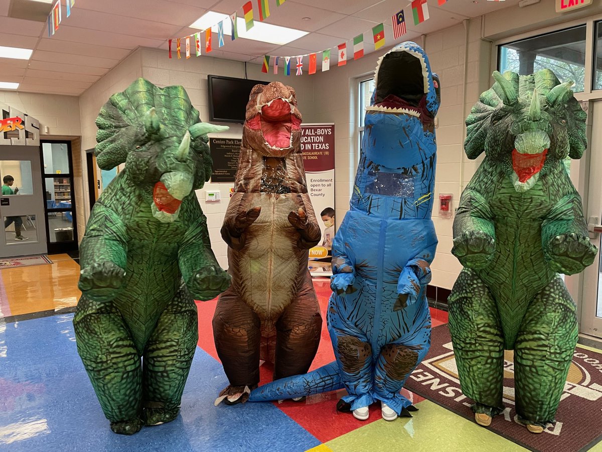 Roy Cisneros Library tweet media