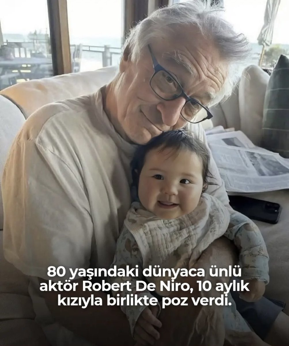 #RobertdeNiro 20 aylık kızıyla birlikte poz verdi ( 80 yaşında)