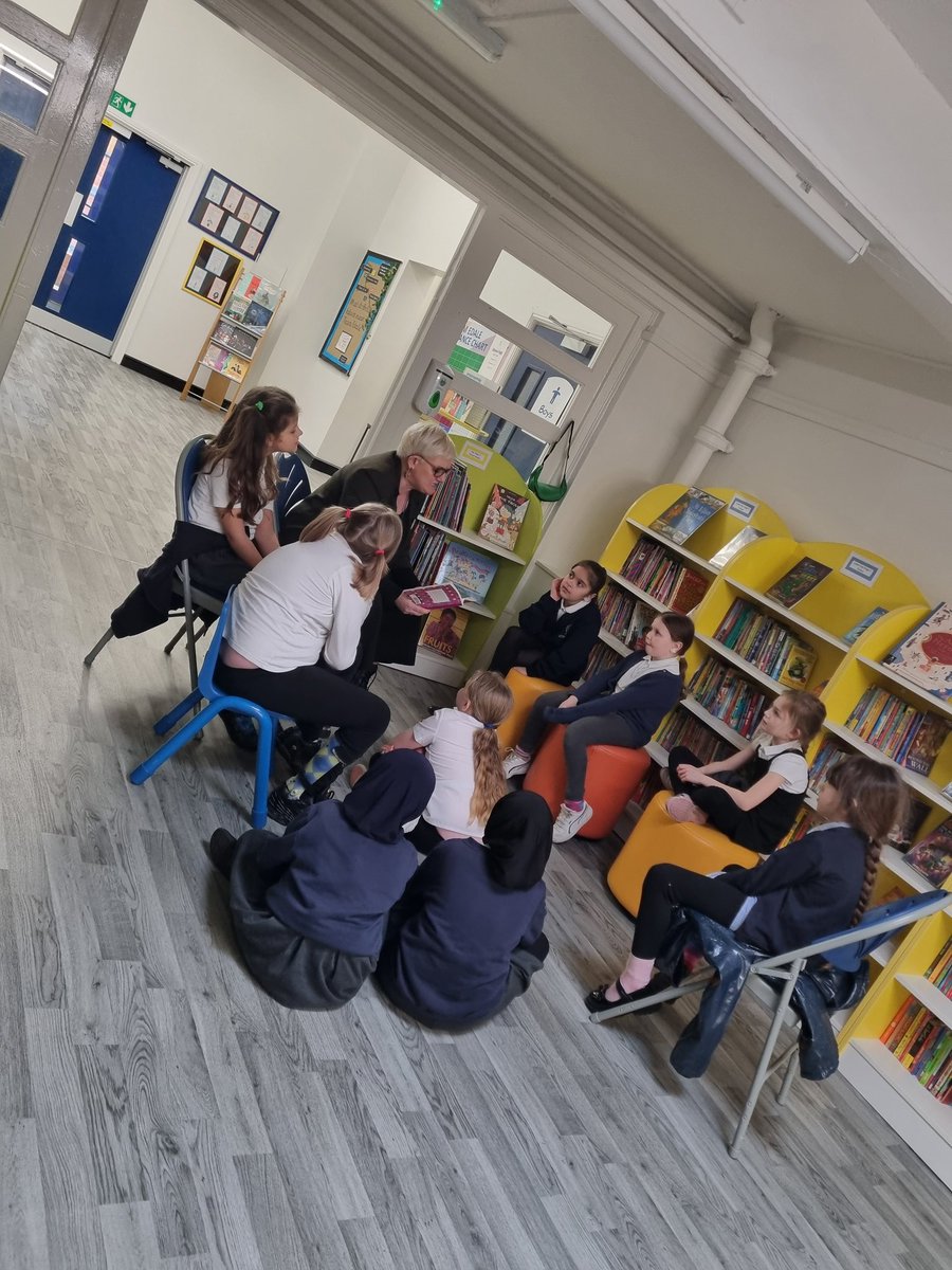 Miss Welton's lunchtime book club is going well - they just love listening to and chatting about the story! #readingforpleasure #childrensinterests