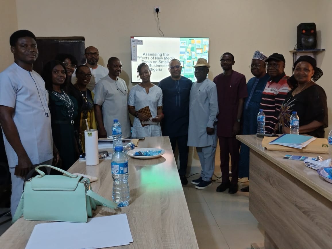 roxies_media's tweet photo. I just passed my Thesis defense!!

Introducing Dr. Roxie Ojoma Ola-Akuma 💐🤗
#phdlife #phdchat #AcademicJourney #mystory #phdvoice #academicpapers #ResearchPapers #PhD https://t.co/FuS2P0nfHn