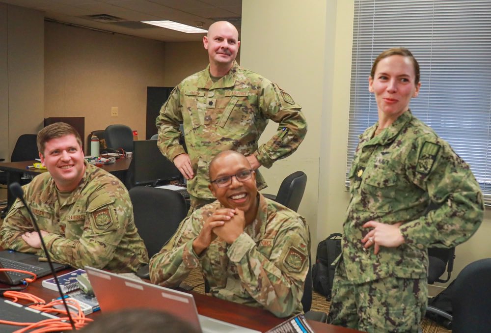 ARMYSOUTH's tweet photo. #ARSOUTH partnered with the Joint Planning Support Element from the Joint Enabling Capabilities Command for a mission readiness exercise.
read more at https://t.co/EXQKdRtxnz
@Southcom l @USArmy https://t.co/AP4EutVuaf