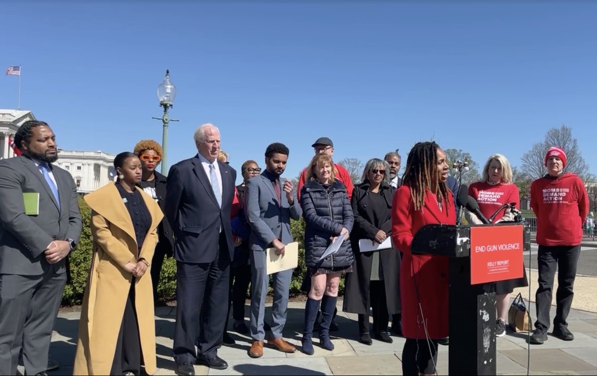 Today, our executive director, Angela @FerrellZabala joined @RepRobinKelly, @GregJackson46, members of the Gun Violence Prevention Task Force, and other gun safety advocates for the release of Rep. Kelly’s comprehensive report on the impacts of and the solutions to gun violence
