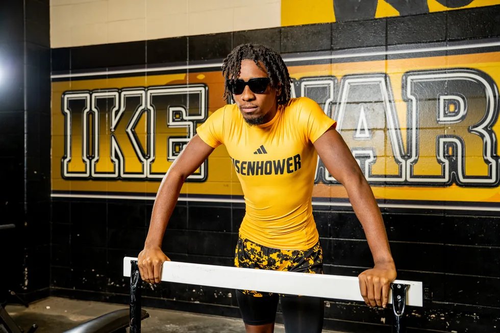 vypehouston's tweet photo. THE NEXGEN: Durden Paving His Own Path With Father By His Side

“It’s great to have that one-on-one coaching in both sports by my Dad. It’s really special, but what he stands on is that we separate our personal life and business"

READ:https://t.co/PY1abxxmLe